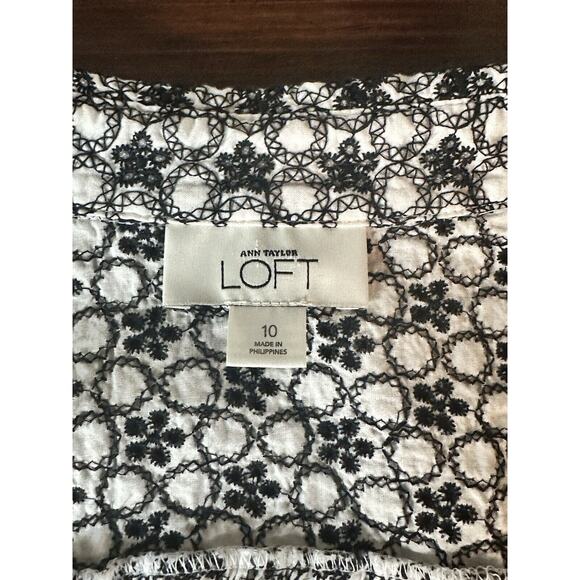 Ann Taylor LoFT Black White Eyelet Short Sleeved Wrap Shirt 10 - Picture 4 of 4